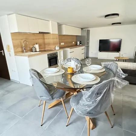 Apartment Sky *